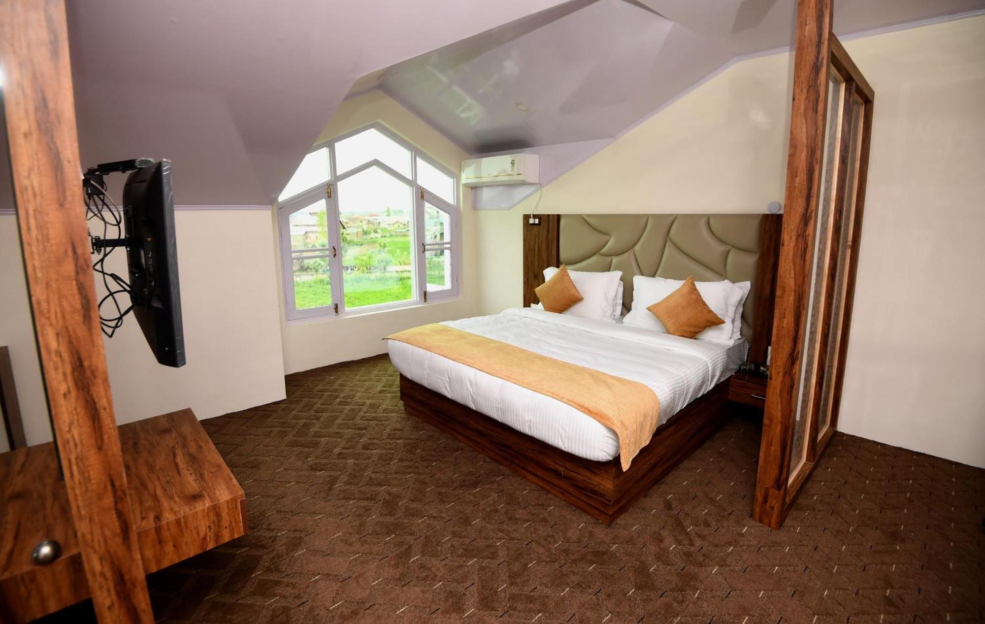 Jf Green Resorts - Near Srinagar Airport Exterior photo